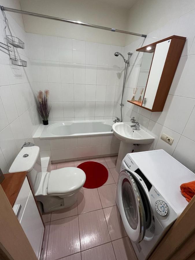 Lovely Apartments In Imanta With Free Parking Riga Exterior photo